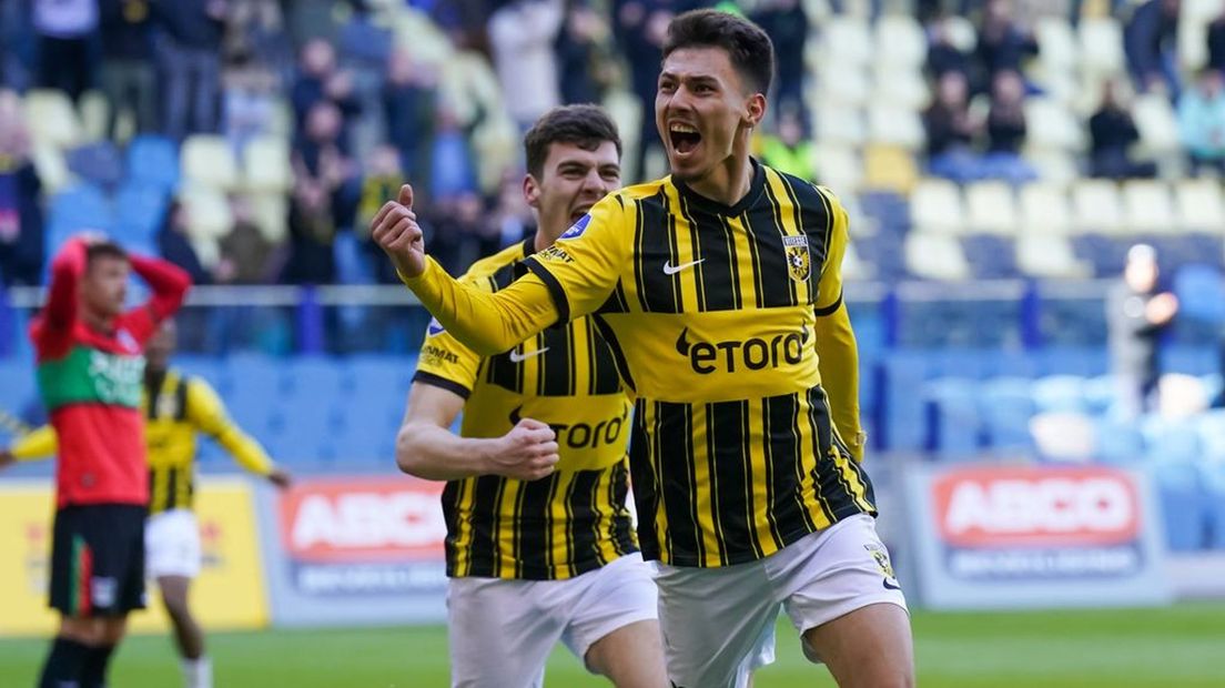 Oroz scoorde twee keer voor Vitesse tegen NEC.