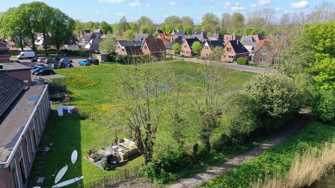 Het Boogplein met op de voorgrond het Jaagpad en de drie knotlindes