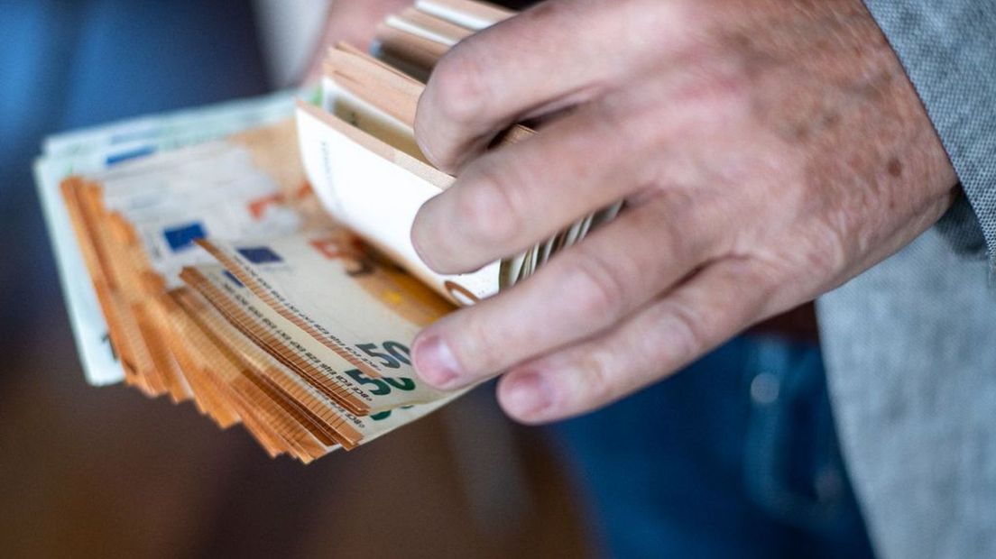 De man stortte in vijf jaar tijd bijna een miljoen euro op de bank.