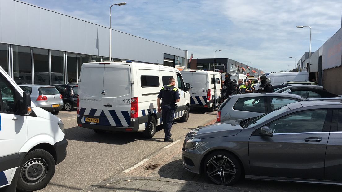 In 2017 werd een grote illegale sigarettenfabriek opgerold aan de Ontariodreef.