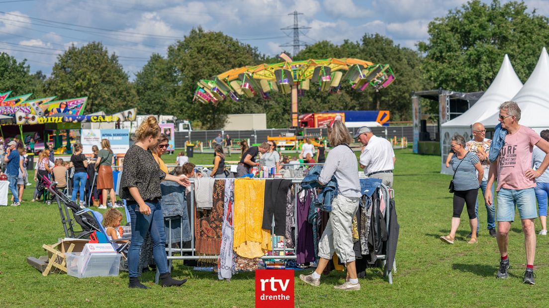 Er kwamen te weinig mensen om het grote festivalterrein te vullen (Rechten: Kim Stellingwerf/RTV Drenthe)