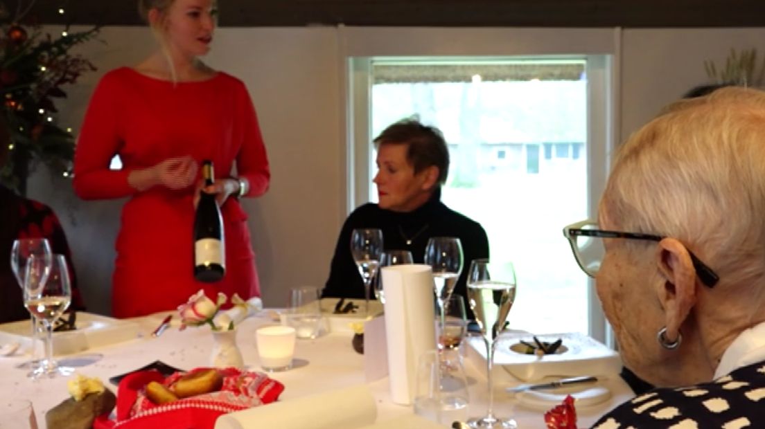 De families van het personeel van De Groene Lantaarn waren uitgenodigd om te komen eten (Rechten: RTV Drenthe)