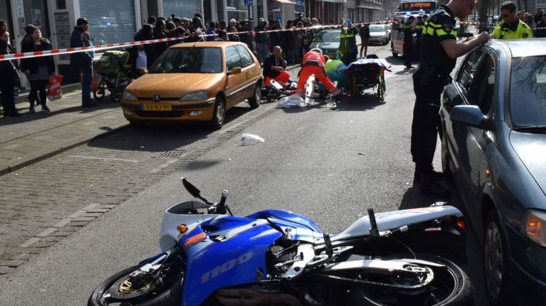 Motorrijder Zwaargewond Op Polderlaan Rotterdam - Rijnmond