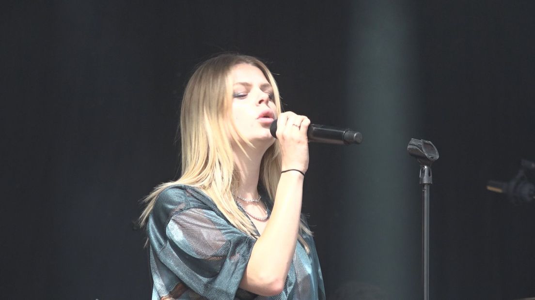 Davina Michelle tijdens soundcheck bij PAARD in het Park