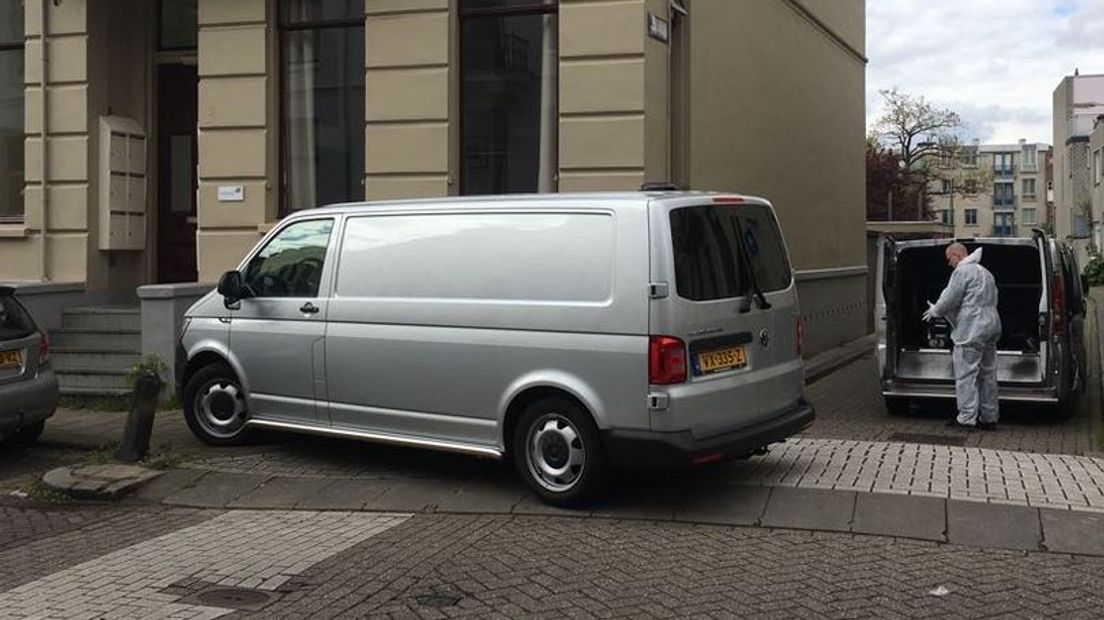 In een woning in de Parkstraat in Arnhem is een stoffelijk overschot gevonden, meldt de politie.