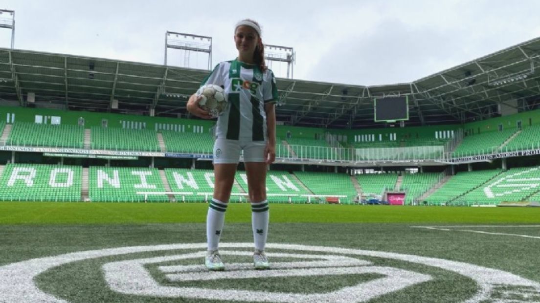 FC Groningen begint met vrouwenvoetbal: 'Ook meiden kunnen dromen van de Euroborg'