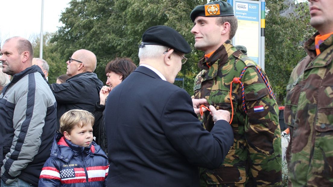 Het omhangen van het invasiekoord