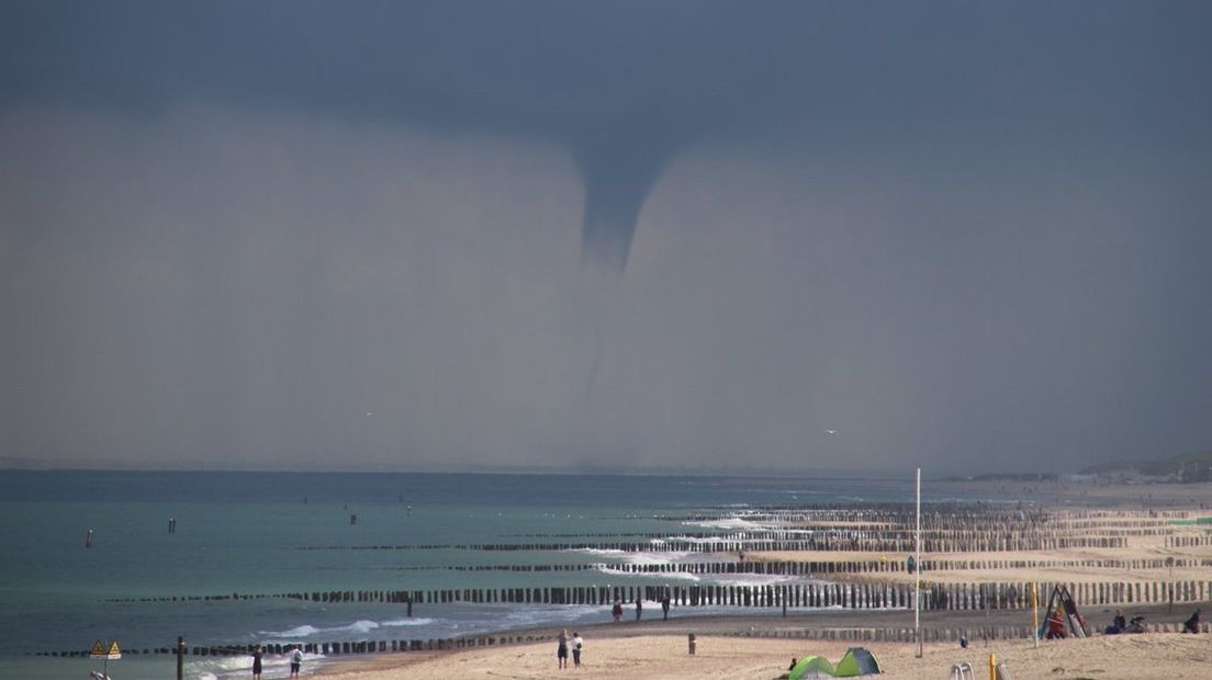 Waterhoos voor Zeeuwse kust: gelukkig hebben we de foto's