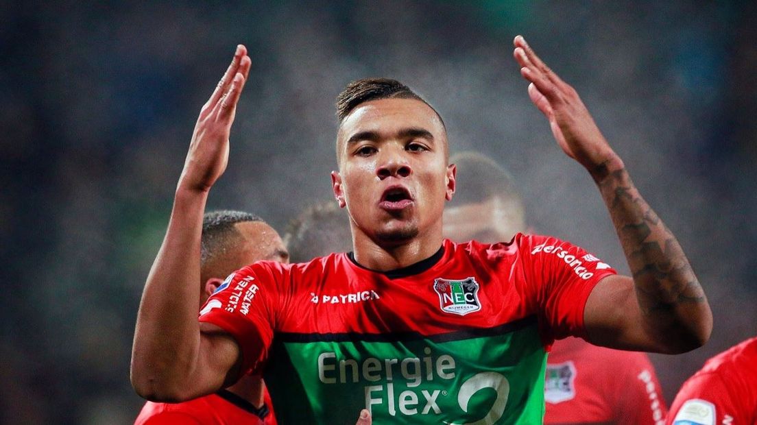 Met twee doelpunten vervulde Jay-Roy Grot een hoofdrol voor NEC bij de 3-2 zege op FC Twente.