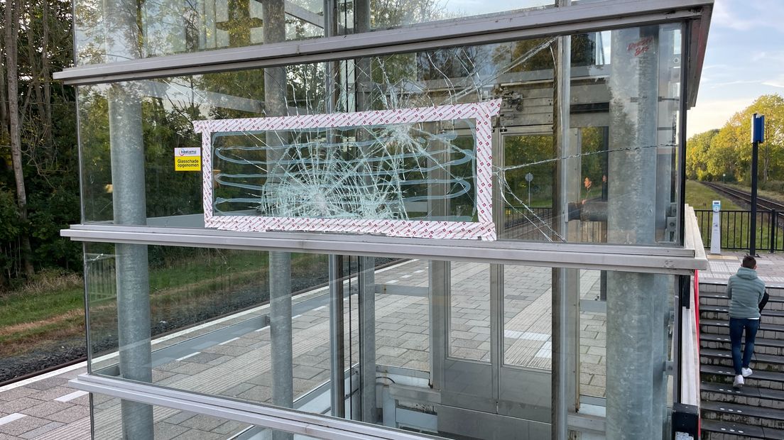 Ook de lift op het station werd vernield