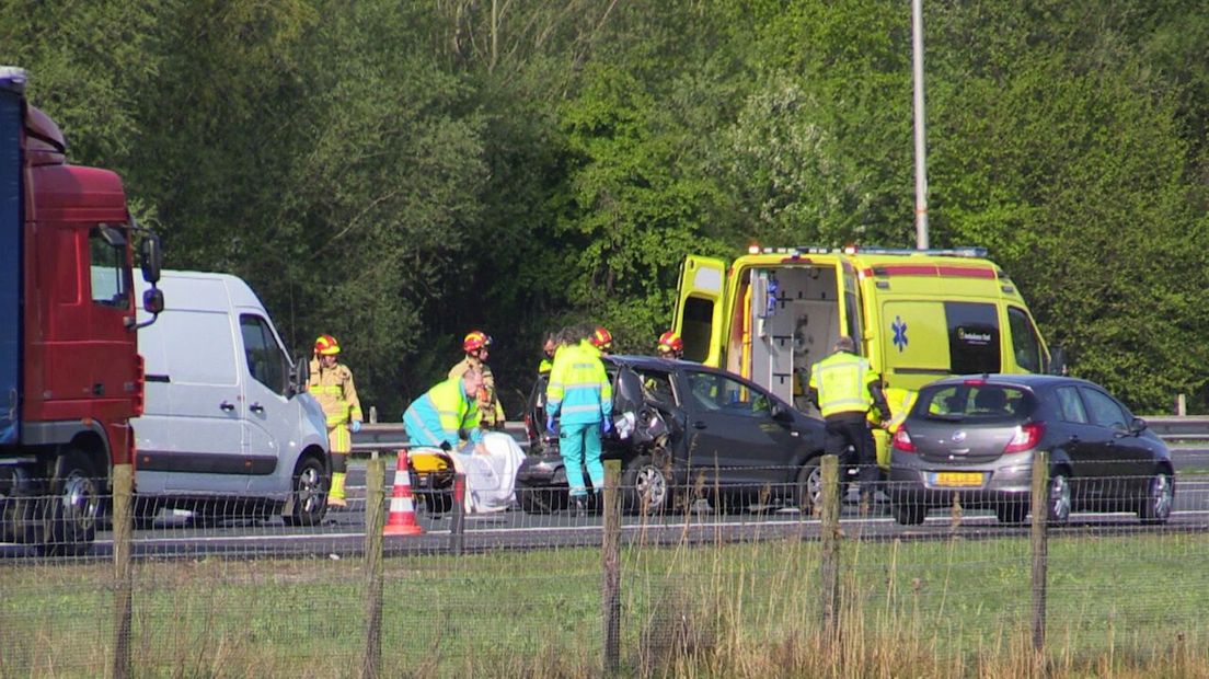 Meerdere auto's betrokken bij ongeluk A35 Enschede