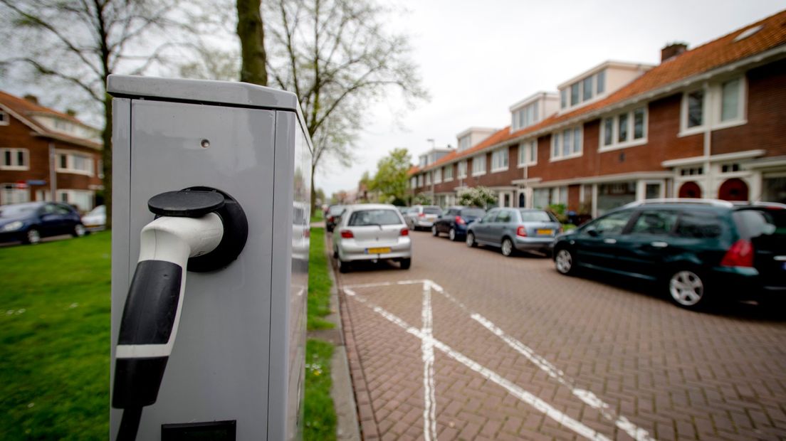 Voor de elektrische auto's zijn ook laadpalen nodig