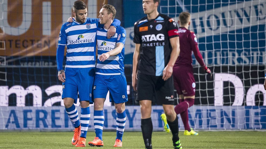 Sterke eerste helft voldoende voor zege PEC Zwolle op De Graafschap RTV Oost Sterke eerste helft voldoende voor zege PEC Zwolle op De Graafschap RTV Oost