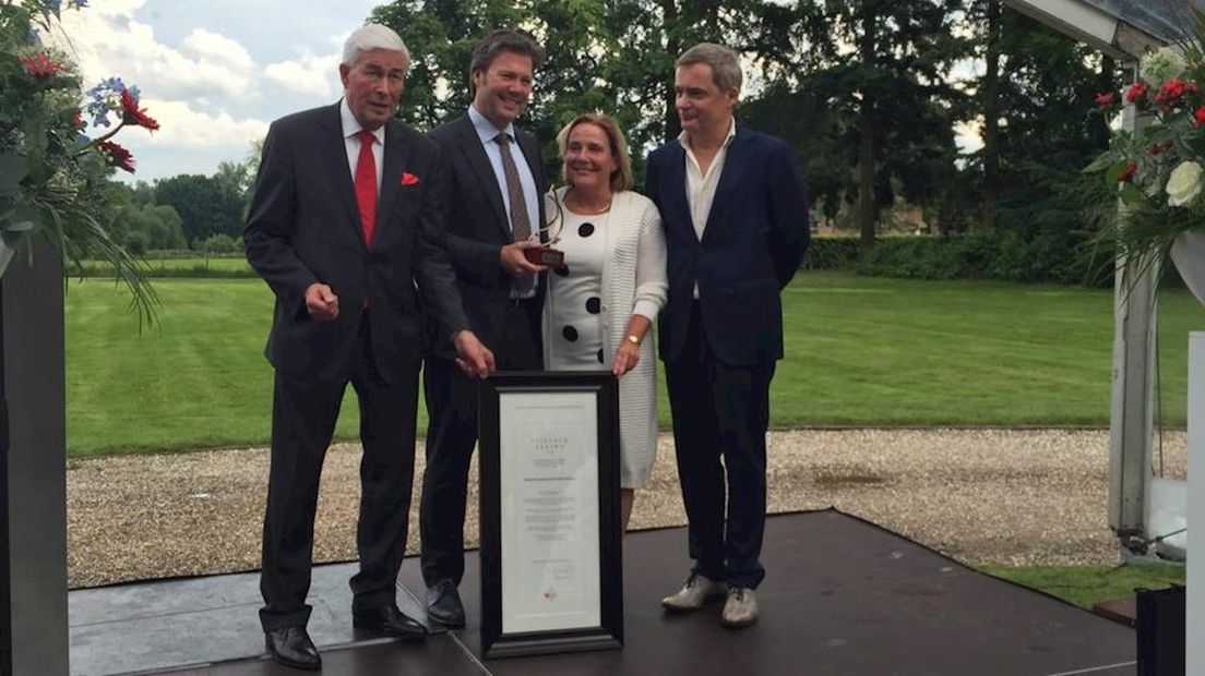 Twentse Ambassade wint Zilveren Haring; waarderingsprijs uitgereikt