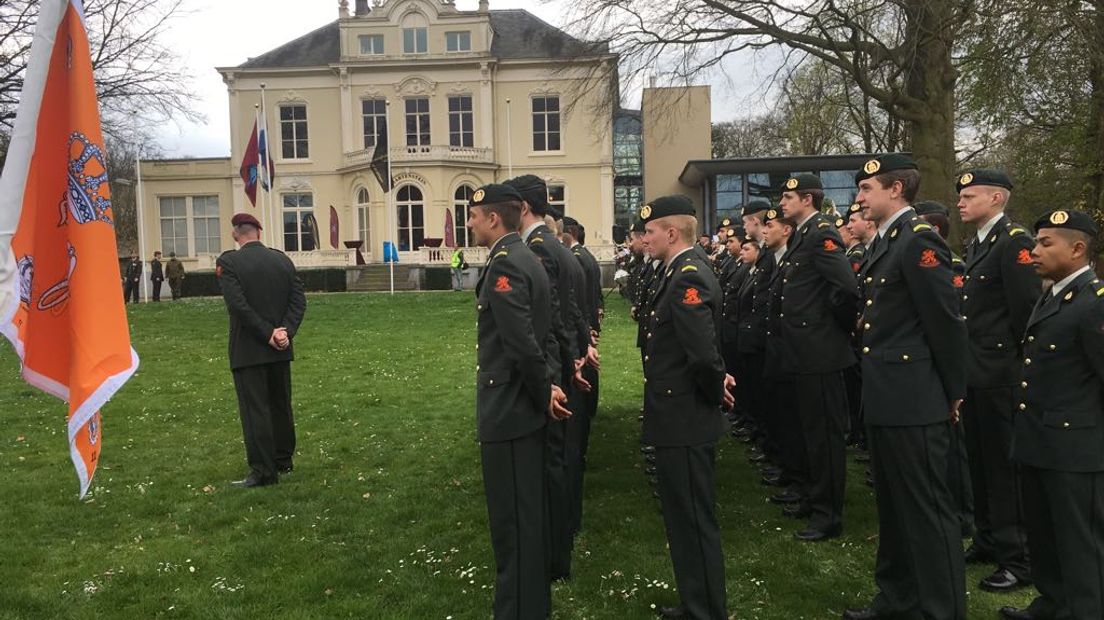 Bij Airborne Museum Hartenstein in Oosterbeek hebben vrijdag 30 militairen van de Luchtmobiele Brigade de eed afgelegd. De beëdiging was in de open lucht en voor de militairen op historische grond.
