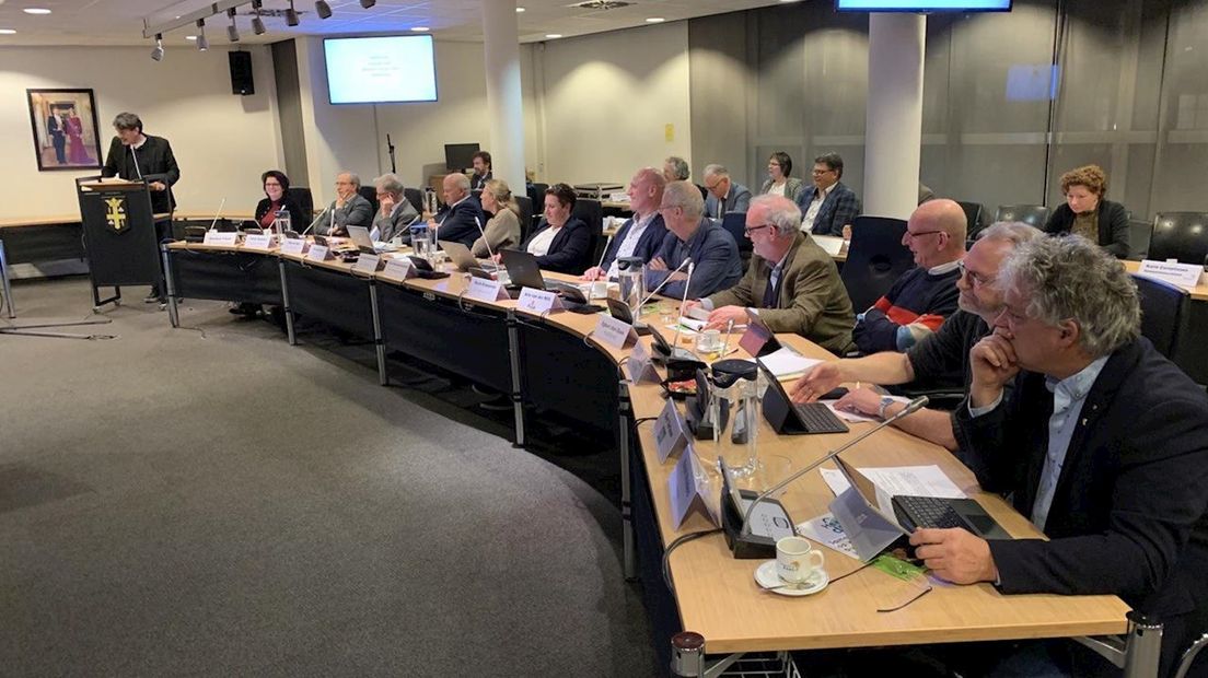 Gemeenteraad Raalte vergadert in dialect