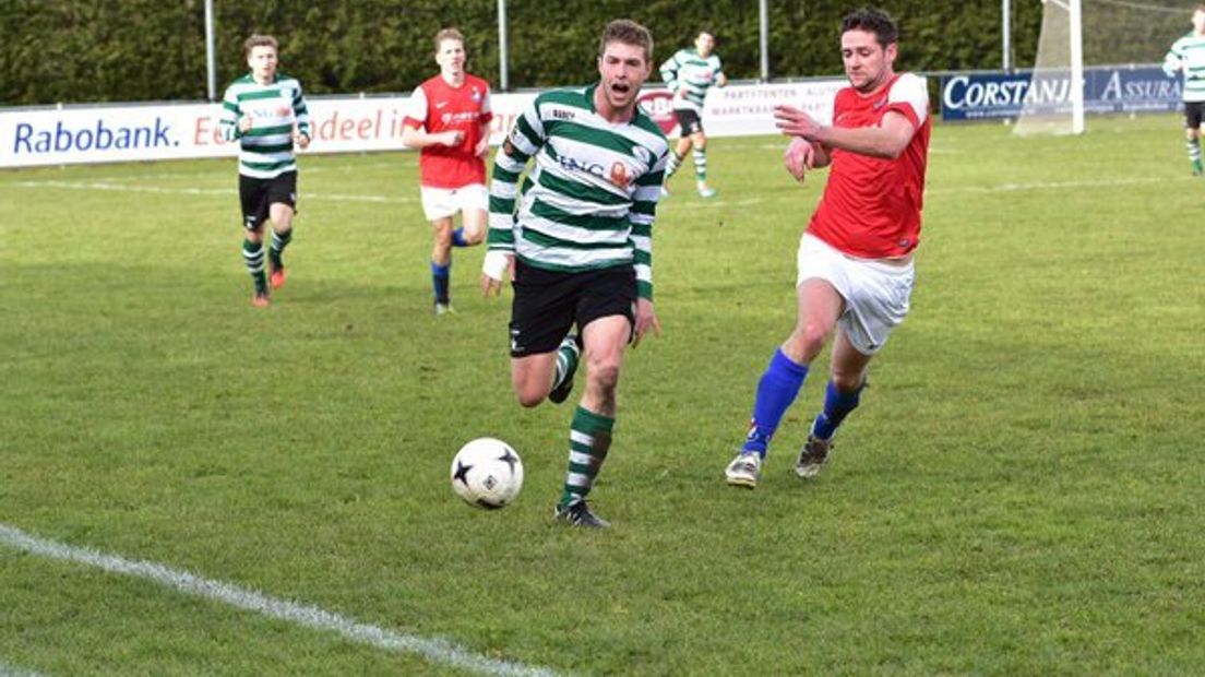 Doelpuntenmaker Niels Luteijn in actie