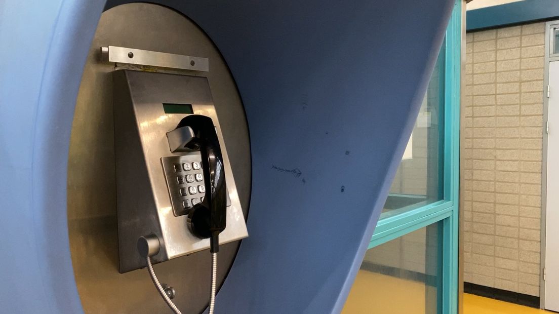 Deze telefoons zullen na de verbouwing verdwijnen uit de gevangenis