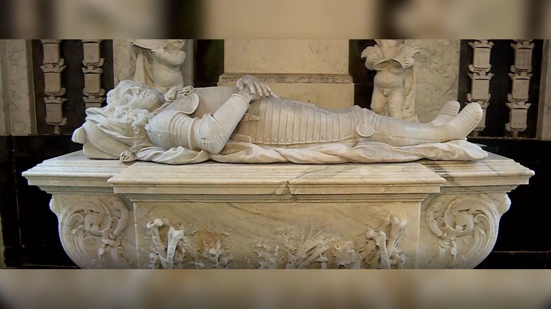 Het grafmonument in Stavenisse