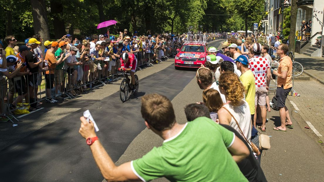 Toeschouwers op de Tolsteegsingel