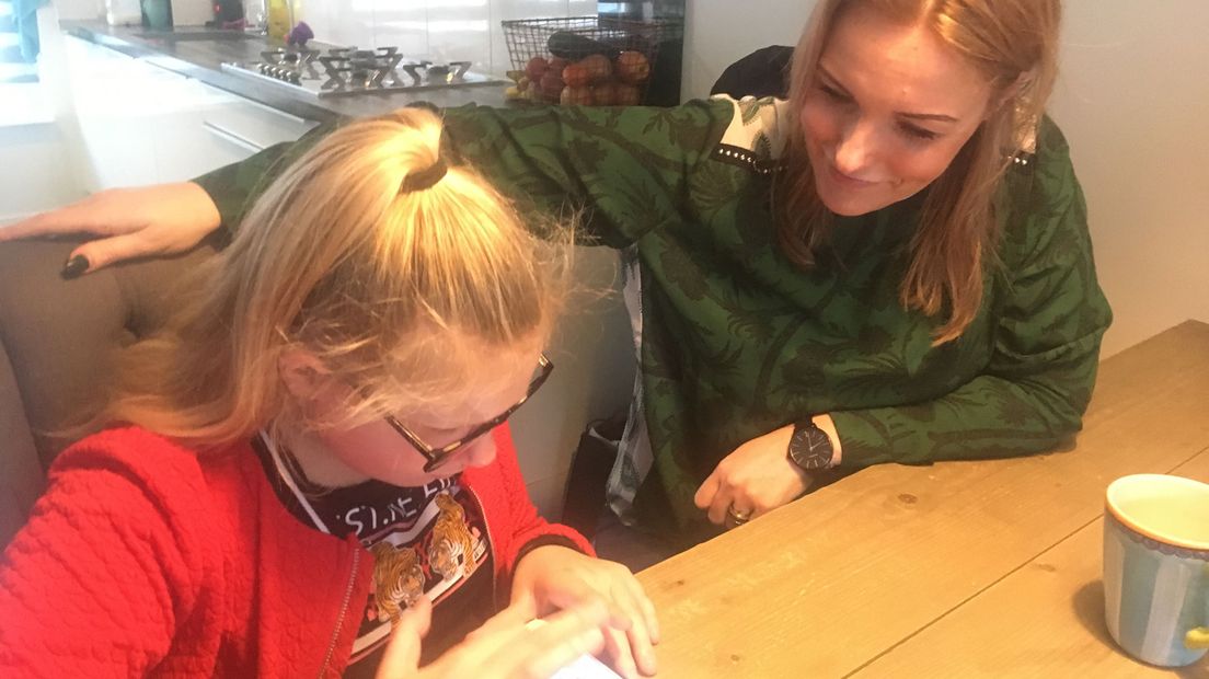 Angela van Wijk met haar dochter Tatum.