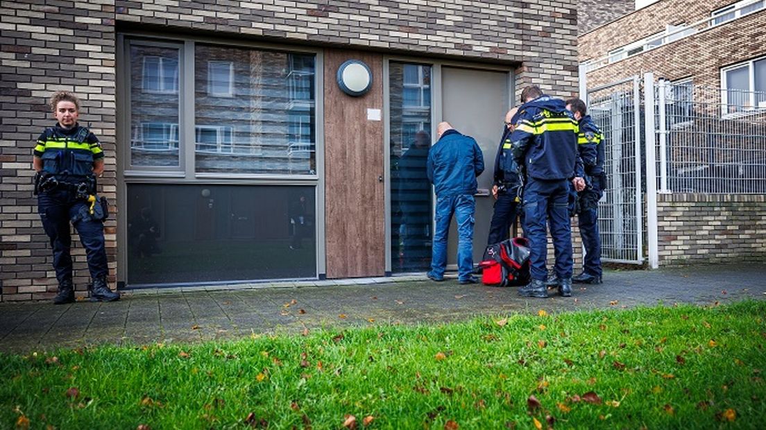 112 news: Two floors of grass in the new house in Vlaardingen |  Dry cleaner attendant struggles with thieves carrying firearms