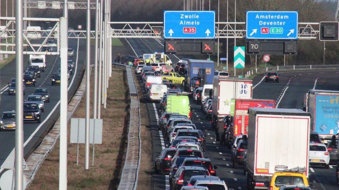 Vrouw (69) Bezwijkt Aan Verwondingen Na Ongeluk Op A35 - RTV Oost