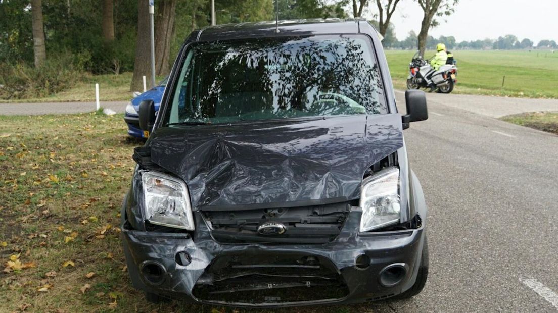Veel schade aan auto's bij aanrijding in Rouveen