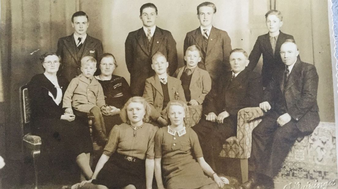 De familie Nijboer in 1942 (Rechten: Roelie Nieboer-Nijboer)