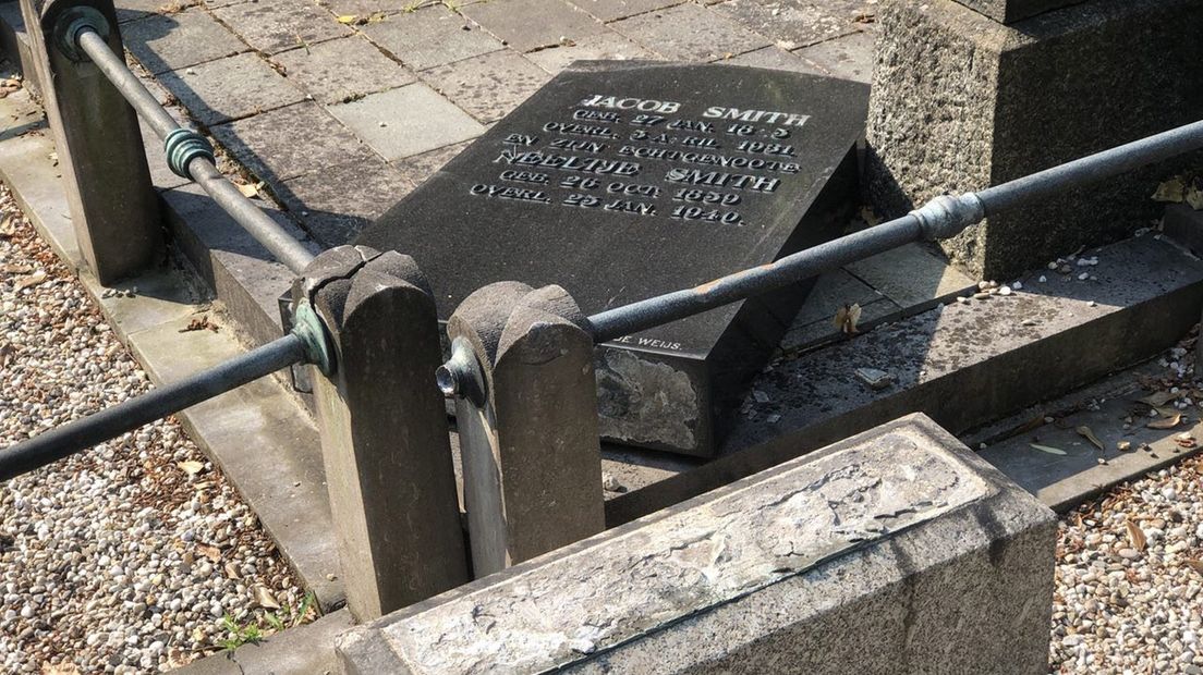 Een vernield graf in Veendam