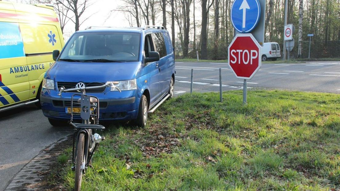 Meisje Gewond Geraakt Bij Aanrijding Met Busje Op N348 Bij Raalte - RTV ...