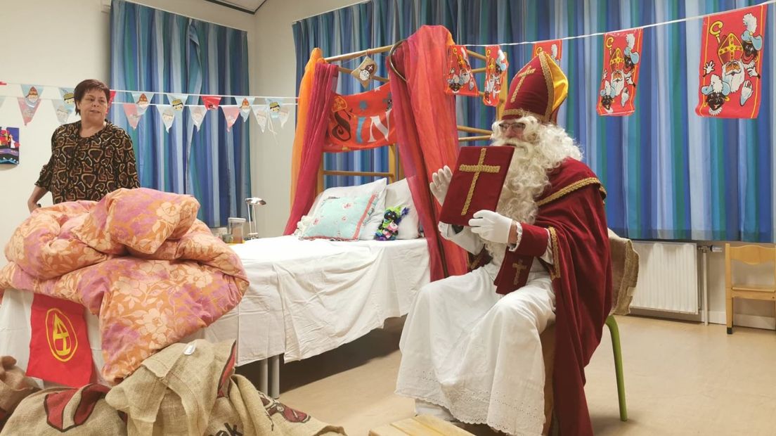 Sinterklaas op basisschool De Zwarm (Rechten: obs De Zwarm)