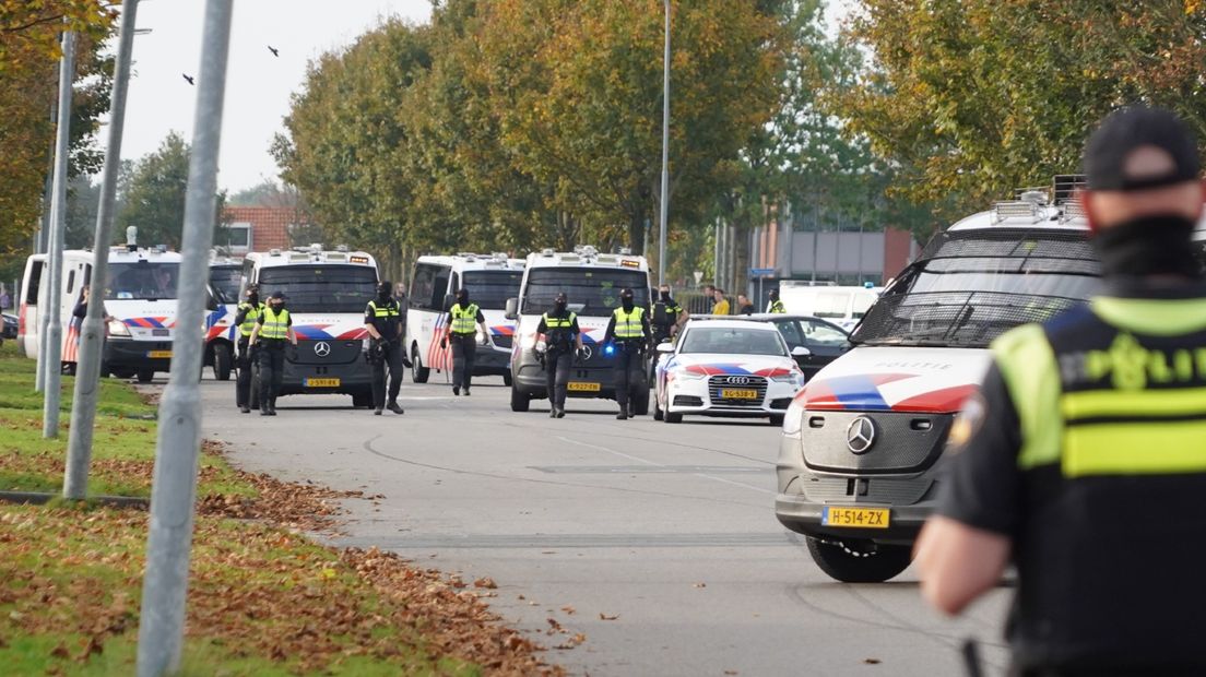 Het zag zwart van de politie in Groningen en Kolham