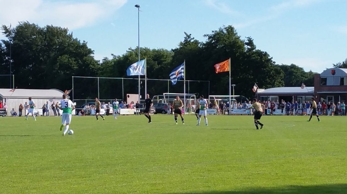 Het Schouws Elftal klopt FC Dordrecht met 2-1