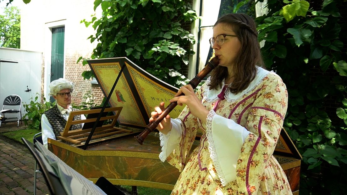Fluitist Rianne Helmus, één van de muzikanten van Fiori Musicali