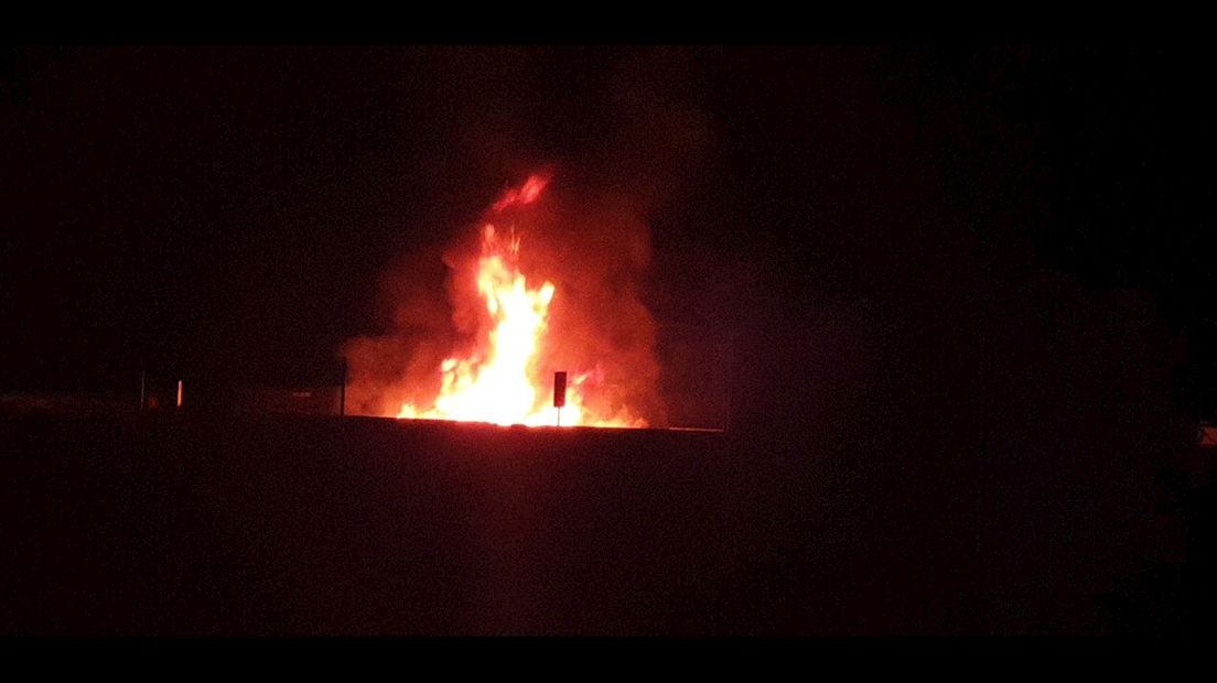 Containerbrand op afvalbrengpunt in Hengelo