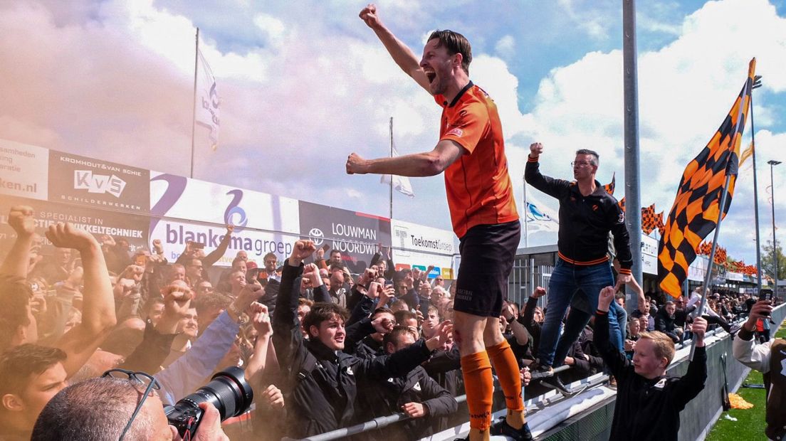 Feest bij de Katwijkse aanhang
