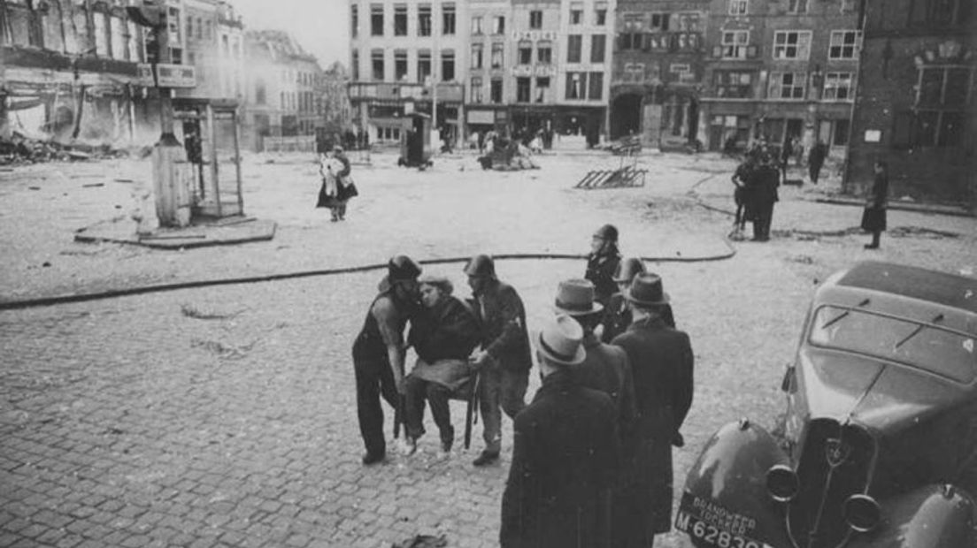 De omgekomen burgers bij het bombardement op Nijmegen, 75 jaar geleden, zijn donderdagavond herdacht. Op de brandgrens, de grens van het gebied dat getroffen werd, is met zang, muziek, gedichten en verhalen stilgestaan bij het bombardement. Omroep Gelderland was er live bij.