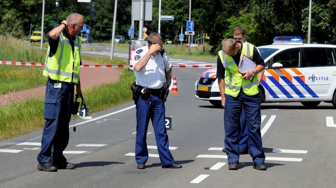 Gewond na aanrijding met auto in Enschede
