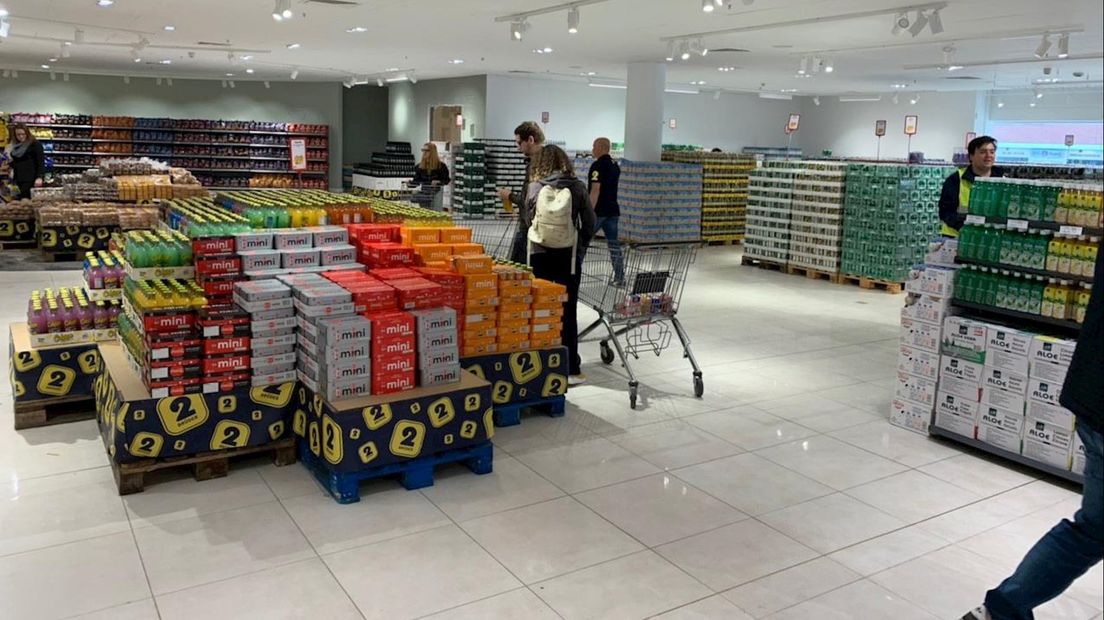 Eerste klanten in 2 Brüder in Enschede