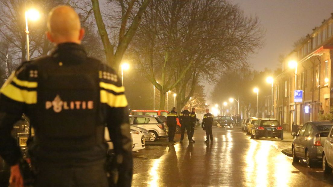 Politie doet onderzoek op Laakkade