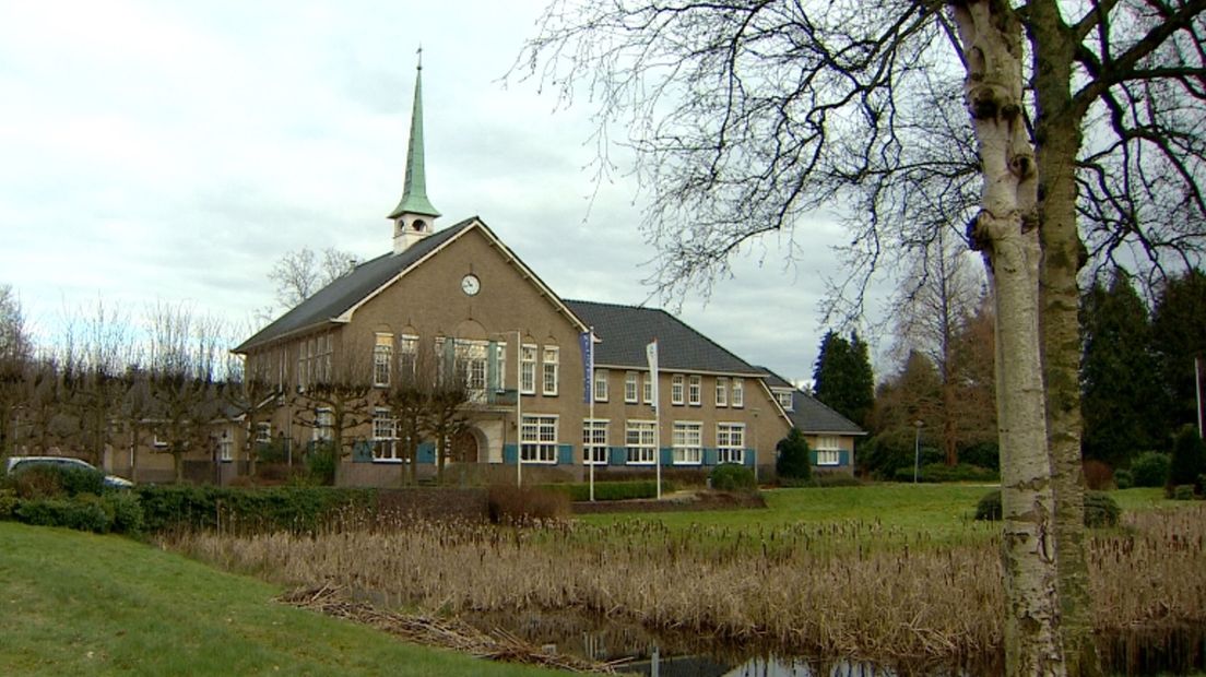 Zoek het uit! Buurtschappen en dorpen of gemeentehuis in Eelde? RTV