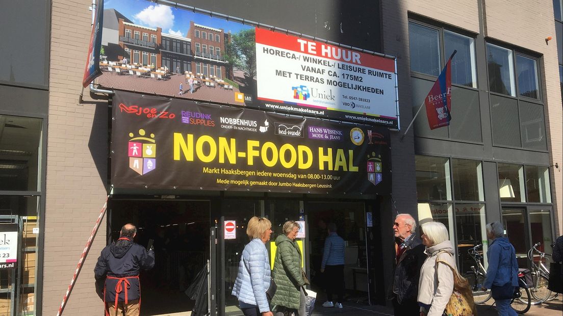 Ingang van de non-foodhal
