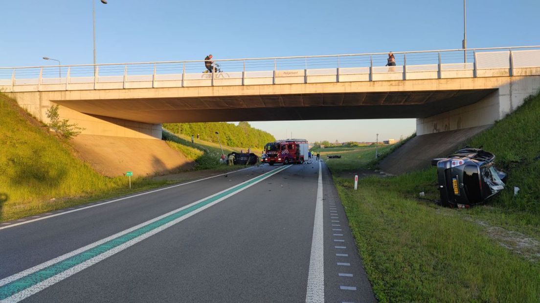 Auto's botsen op N34 bij borger