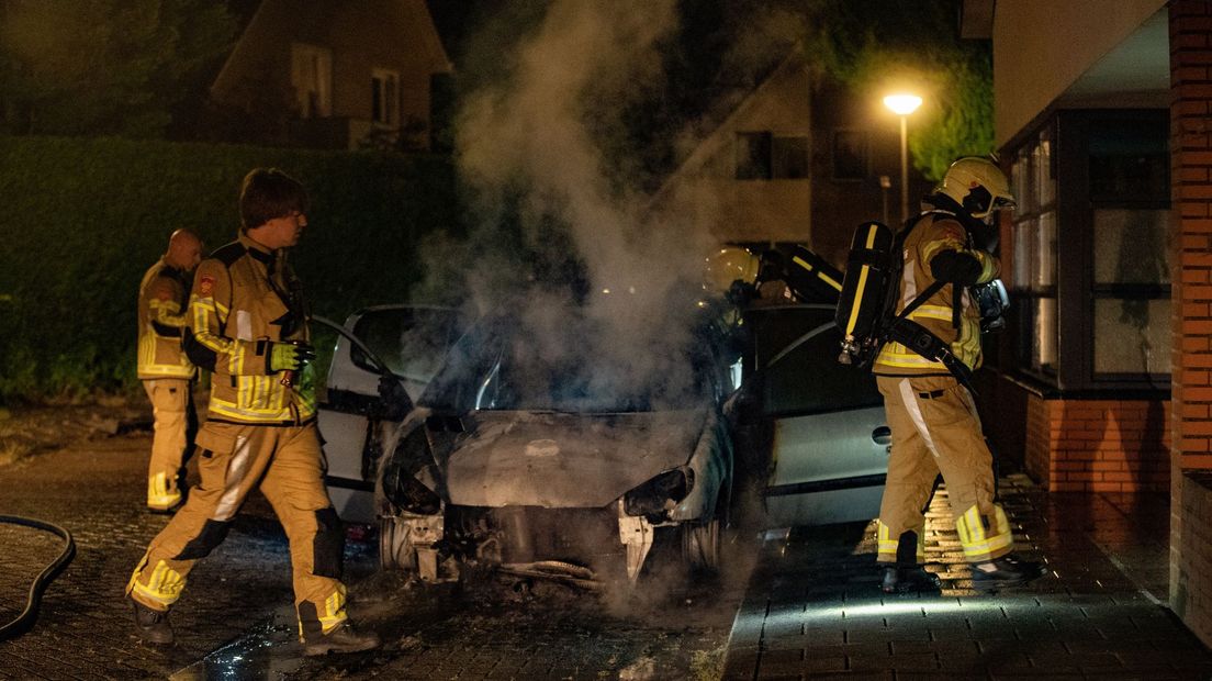 Deventenaar ziet zijn auto in vlammen opgaan: "Waarschijnlijk brandstichting"