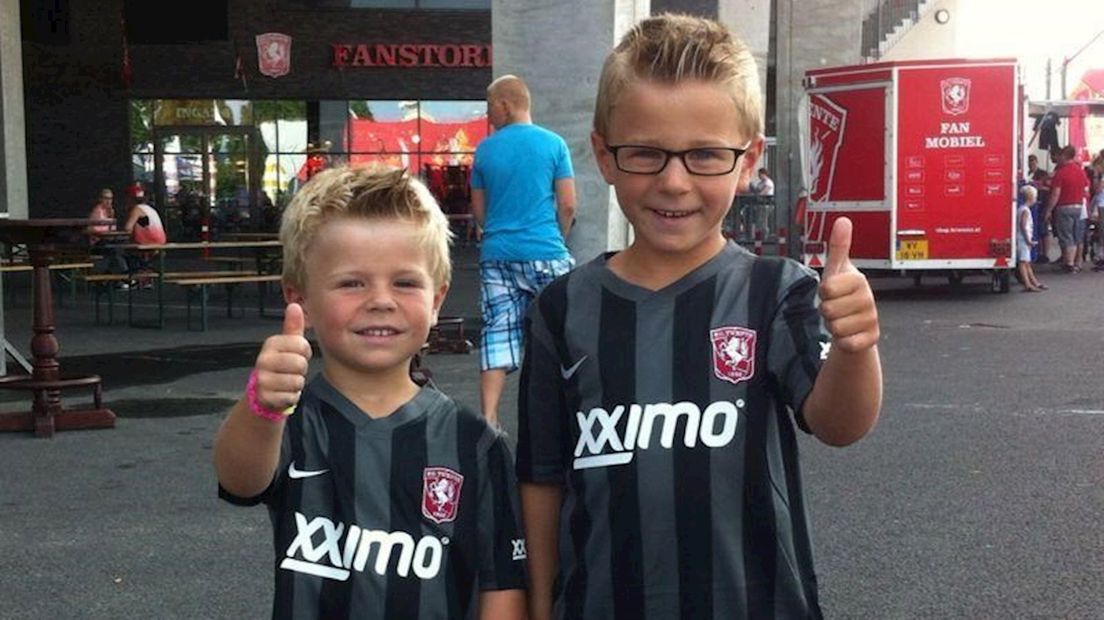 Zonnige Open dag FC Twente trekt veel bezoekers RTV Oost Zonnige Open dag FC Twente trekt veel bezoekers RTV Oost