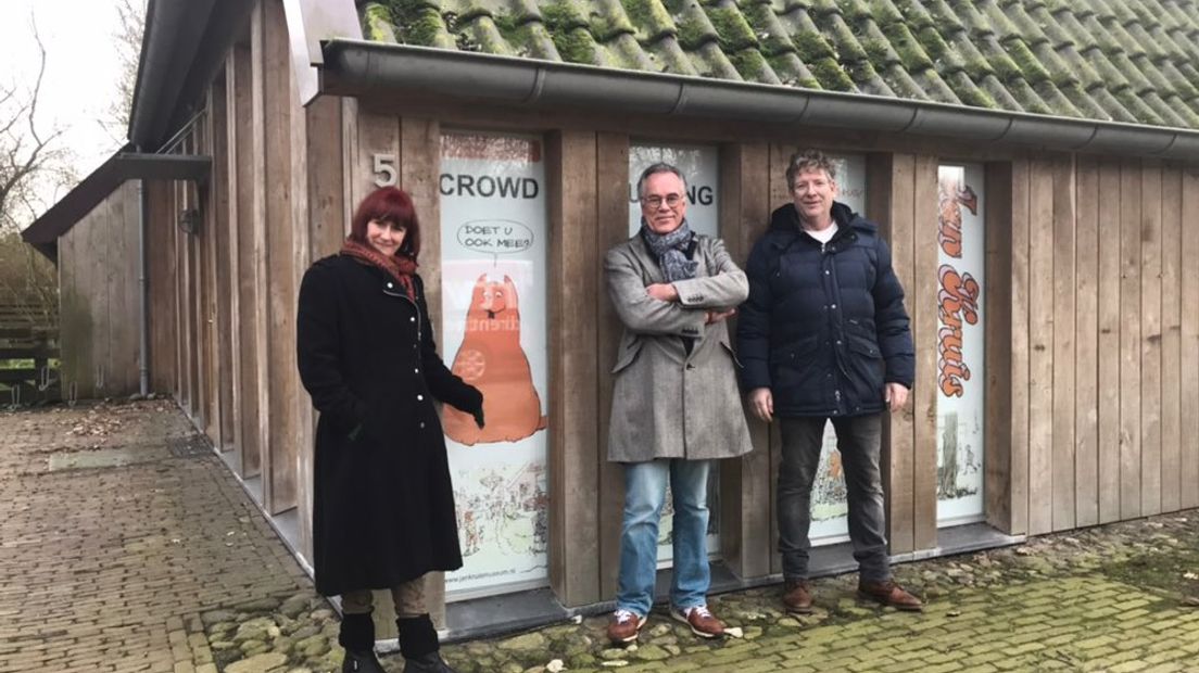 Leontine Kruis, Henk Buis en Ewald van der Blij bij het toekomstige museum (Rechten: RTV Drenthe/Janet Oortwijn)