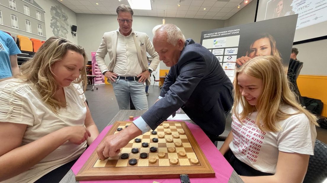 NK Dammen voor vrouwen Hoogeveen