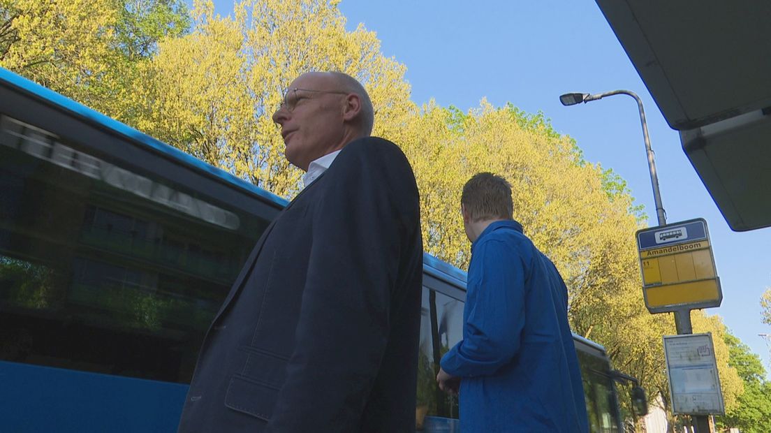De laatste stadsbus van Kampen dreigt ook te verdwijnen