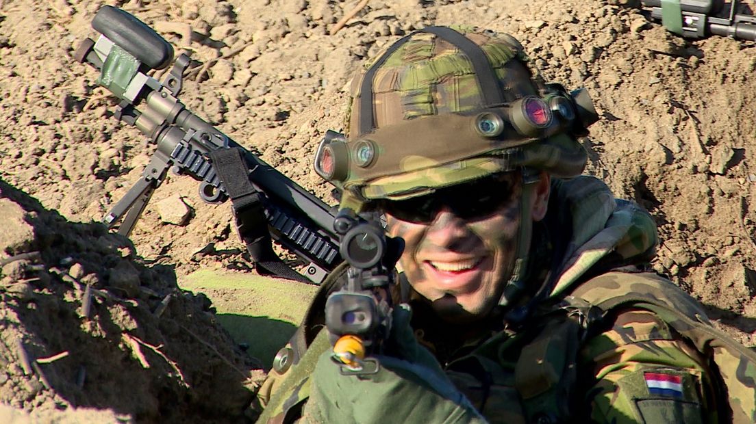 Vliegveld Midden-Zeeland nog 'veilig in Nederlandse handen' (video)